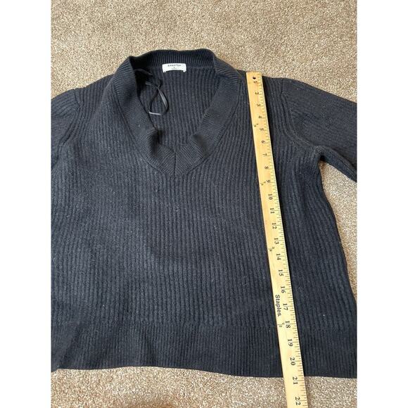 Aritzia Babaton sweater 100% Merino Wool V-neck black Ribbed SZ M - Picture 4 of 9